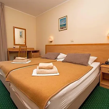 Centinera Hotel 3*