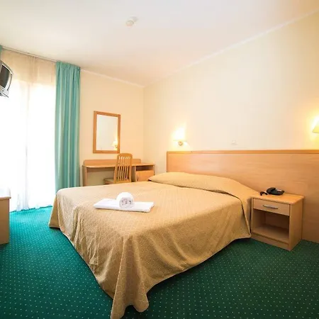 Centinera Hotel 3*