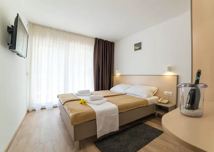 Centinera 3* Banjole