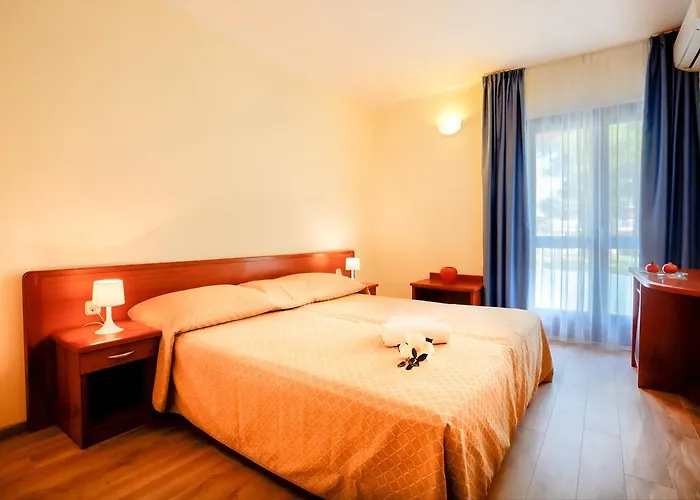 Hotel Centinera 3*