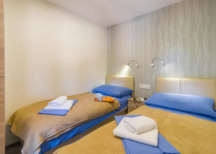 Centinera Hotel 3*